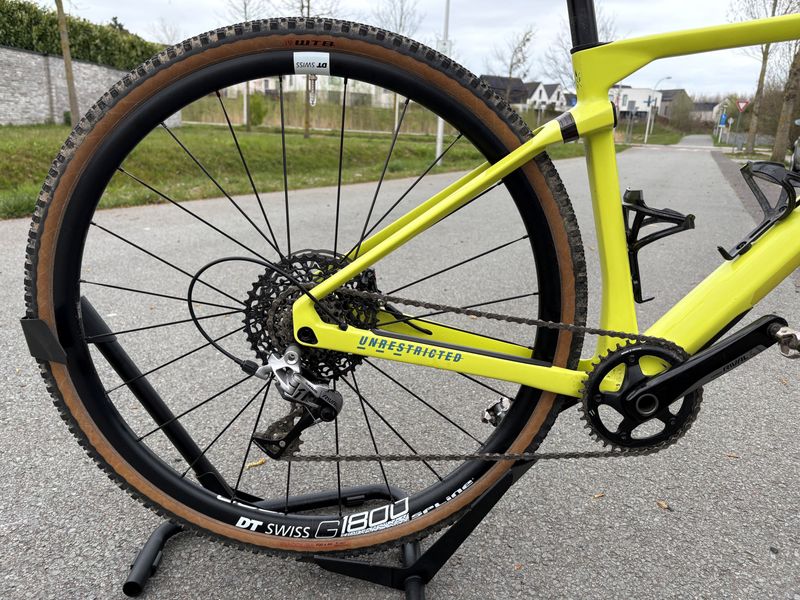 Used BMC URS 01 THREE 2021 2021 Road & Gravel, Green — image 2 of 5