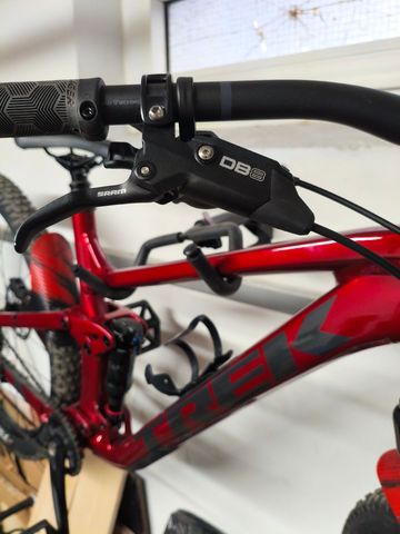 Trek top fuel 8 Custom Shimano Deore XT 2022 Mountainbike usato, Rosso — immagine 9 di 12