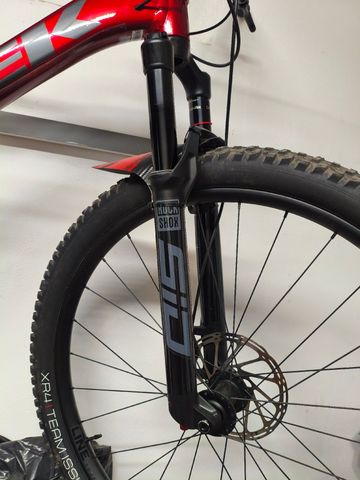 Trek top fuel 8 Custom Shimano Deore XT 2022 Mountainbike usato, Rosso — immagine 8 di 12