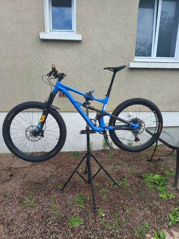 Gebrauchtes Specialized Status 160 2022 Mountainbike, Blau — Bild 2 von 3