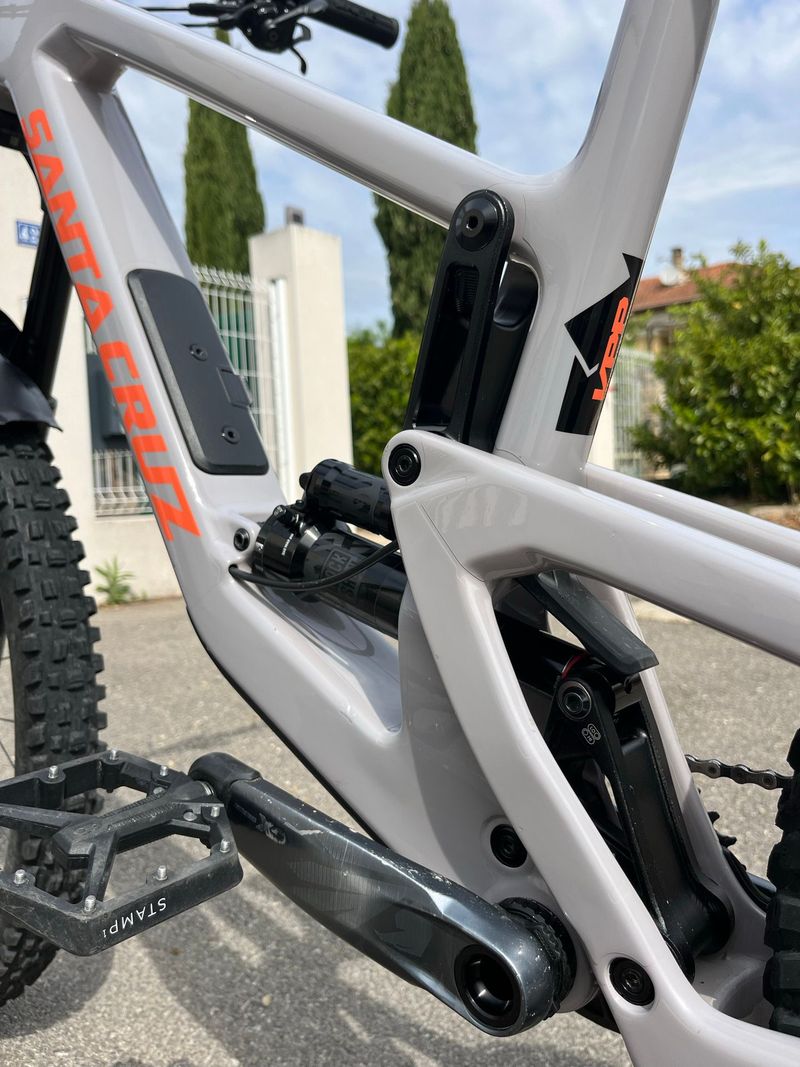 Used Santa Cruz Nomad SRAM GX Eagle 2023 Mountainbike, Light Gray — image 16 of 21
