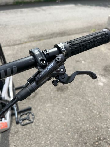 Used Santa Cruz Nomad SRAM GX Eagle 2023 Mountainbike, Light Gray — image 10 of 21