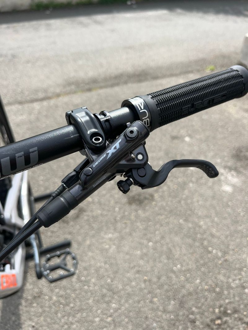 Used Santa Cruz Nomad SRAM GX Eagle 2023 Mountainbike, Light Gray — image 10 of 21