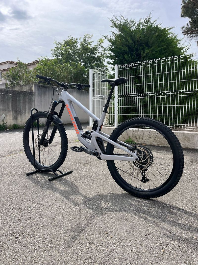 Used Santa Cruz Nomad SRAM GX Eagle 2023 Mountainbike, Light Gray — image 18 of 21