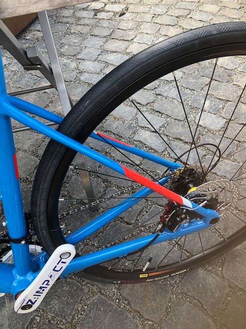 Used Rennrad Cube Attain SL Gr. 56 in blau Cube Attain Sl 2019 Road & Gravel, Blue — image 15 of 26