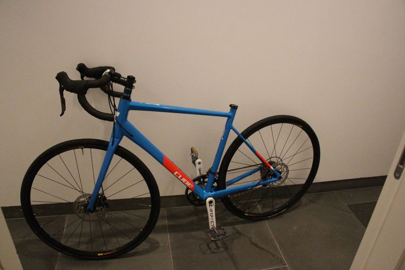 Used Rennrad Cube Attain SL Gr. 56 in blau Cube Attain Sl 2019 Road & Gravel, Blue — image 10 of 26