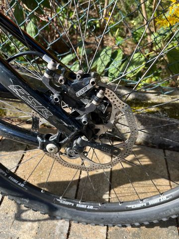 Specialized Stumpjumper FSR Comp 2009 2009 Mountainbike usato, Nero — immagine 3 di 8