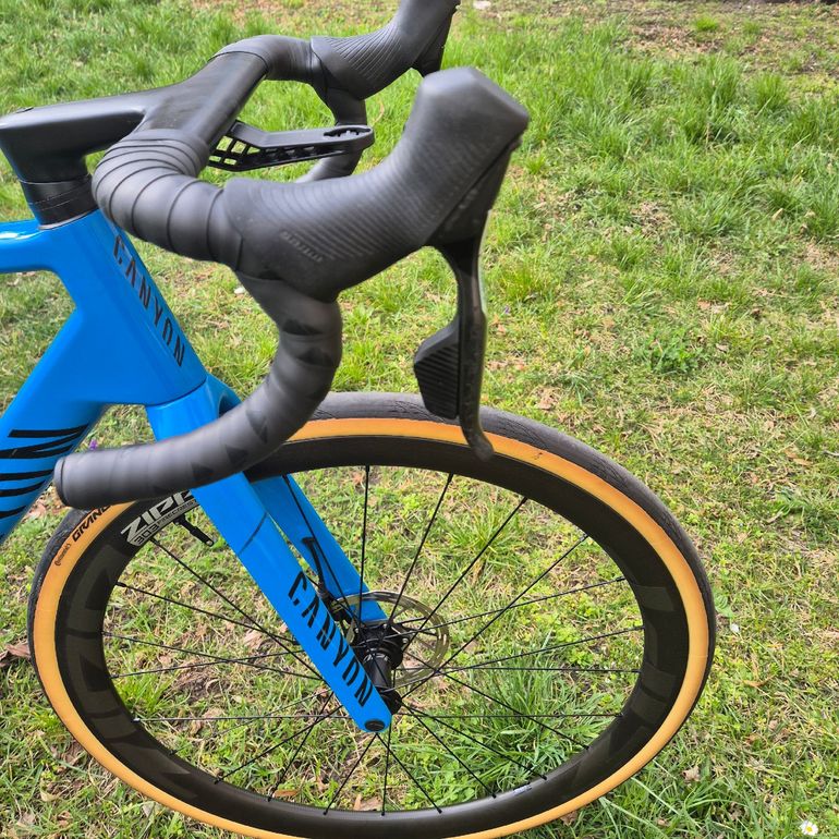 Used Canyon Ultimate CF SL 8 AXS Movistar 2024 2024 Road & Gravel, Blue — image 6 of 8