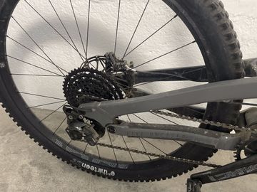 Używany YT Industries JEFFSY 29 CF Comp 2019 2019 Mountainbike — zdjęcie 6 z 11