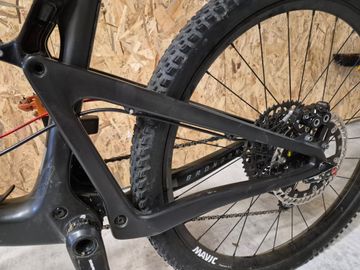 Used Santa Cruz Bronson SRAM X01 Eagle 2018 Mountainbike, Black, 27.5 (650B) — image 6 of 7