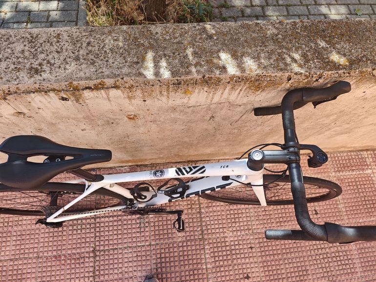 Used Giant TCR Advanced Disc 2 2021 2021 Road & Gravel, White — image 6 of 10