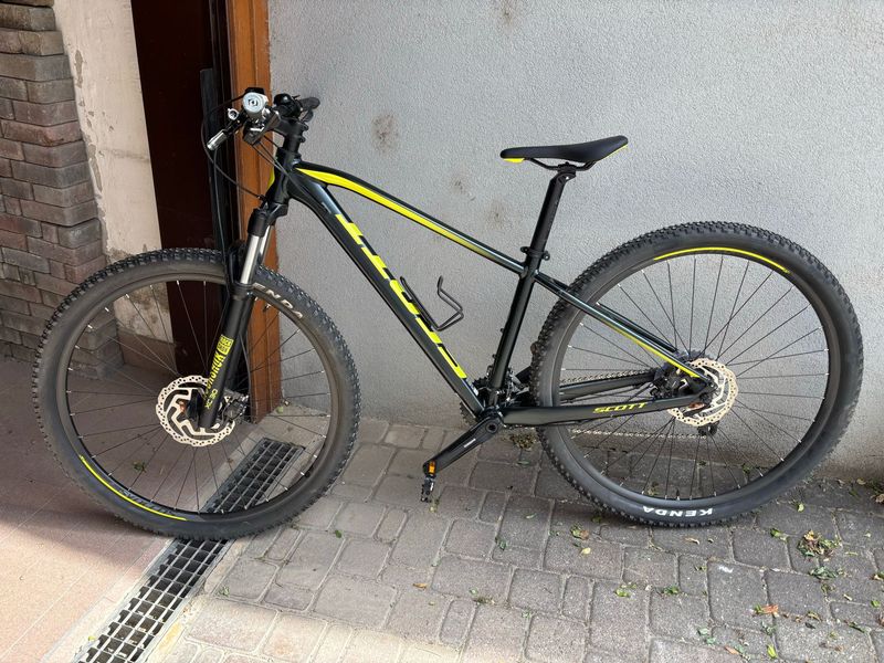 Used Scott Aspect 930 black/yellow 2018 2018 Mountainbike, Black, 29 — image 1 of 6