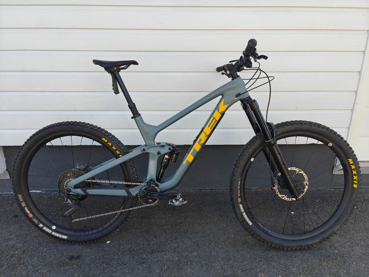 Trek Slash 9.8 XT Gen 5 2022 2022