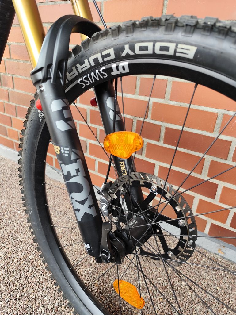 Used M1 Sporttechnik M1 Enduro "Erzberg" EN.750.SMag 2024 Mountainbike, Hellgrau — image 5 of 9