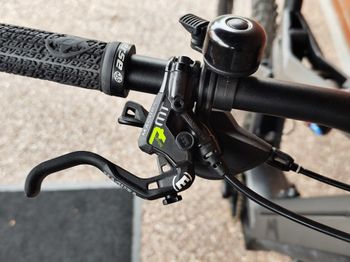 Used M1 Sporttechnik M1 Enduro "Erzberg" EN.750.SMag 2024 Mountainbike, Hellgrau — image 7 of 9