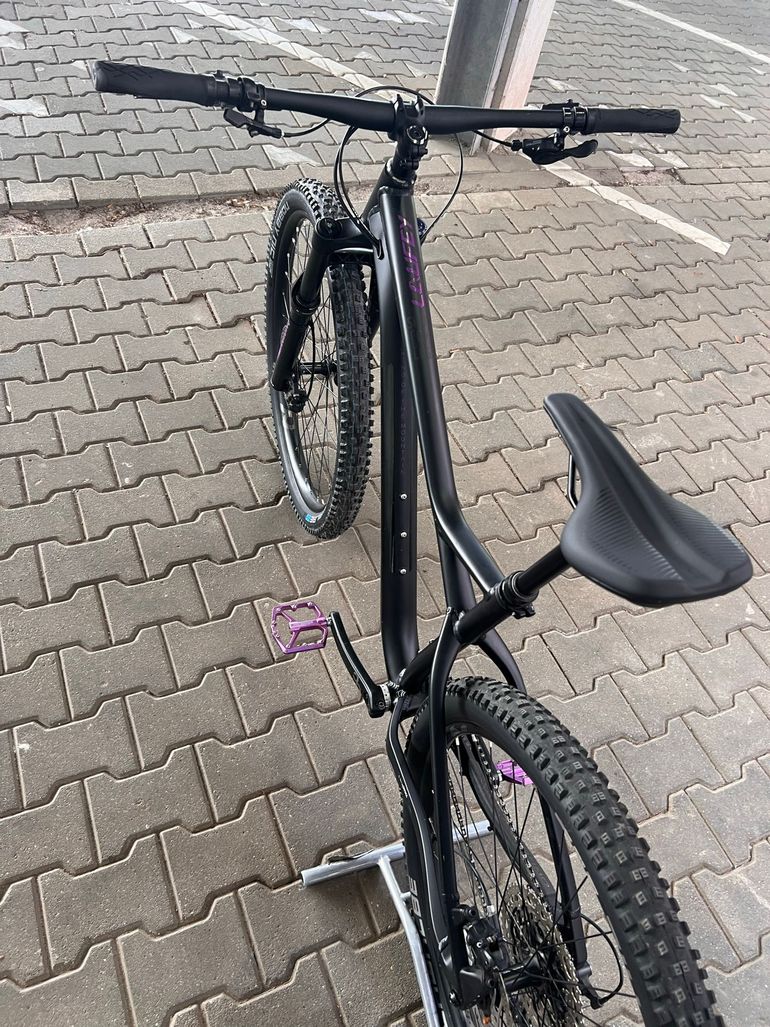 Used Orbea LAUFEY H30 2023 2023 Mountainbike, Black, 29 — image 5 of 9
