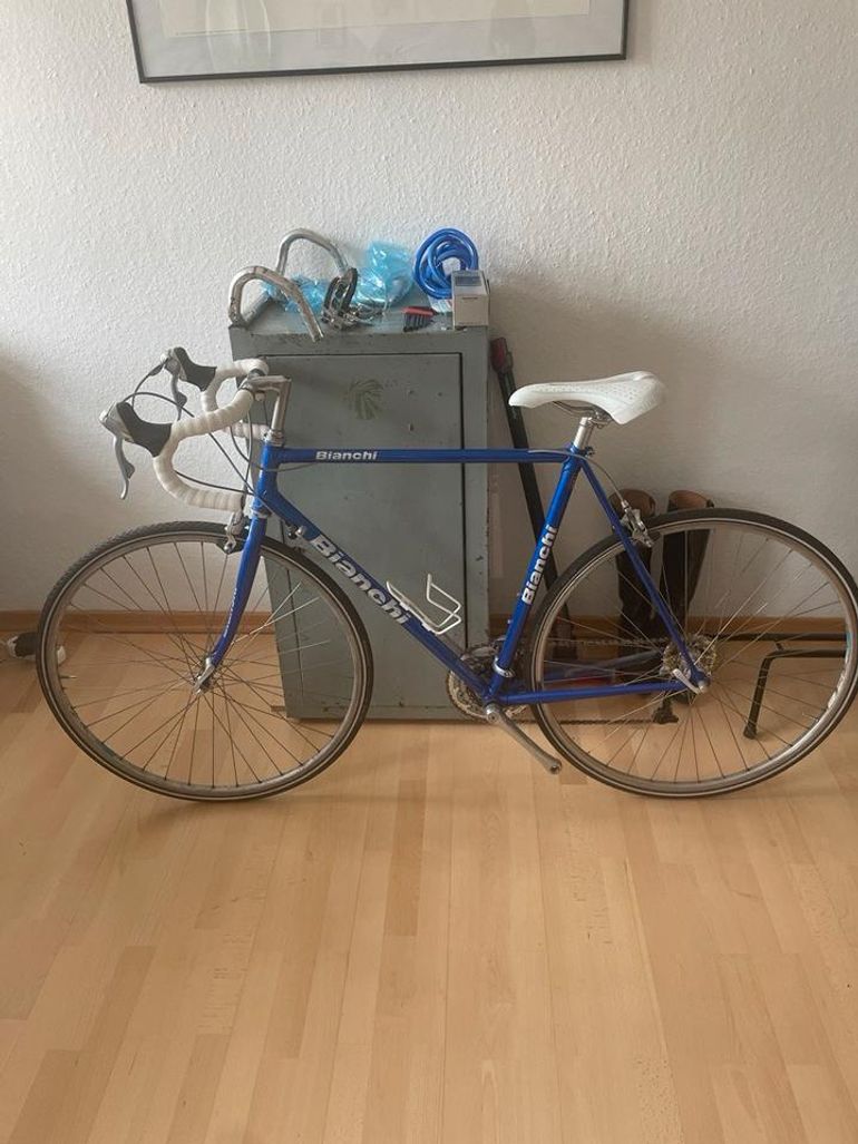 Used Bianchi Bianchi Rennrad 1990 Road & Gravel, Blue — image 1 of 9
