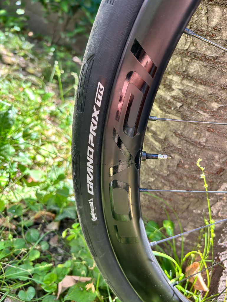 Used Specialized Tarmac Disc Comp – Ultegra Di2 2020 2020 Road & Gravel, Red — image 5 of 8