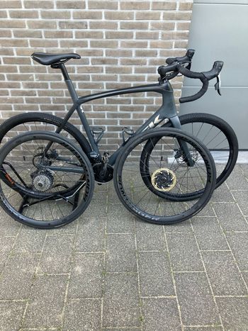 Trek, Domane SRAM Force eTap AXS