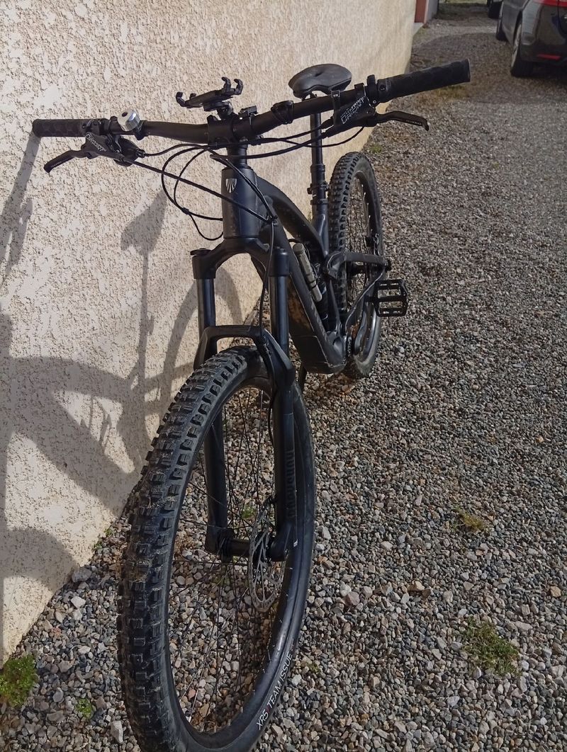 Trek Fuel EXe 5 2025 2025 Mountainbike usato, Grigio chiaro — immagine 5 di 6