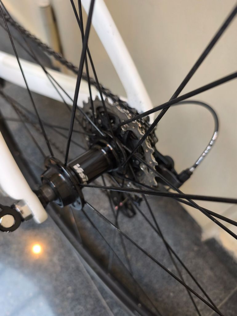Used Orbea orca m30 Orbea orca m30 Custom Shimano Ultegra 2017 Road & Gravel, White — image 4 of 24