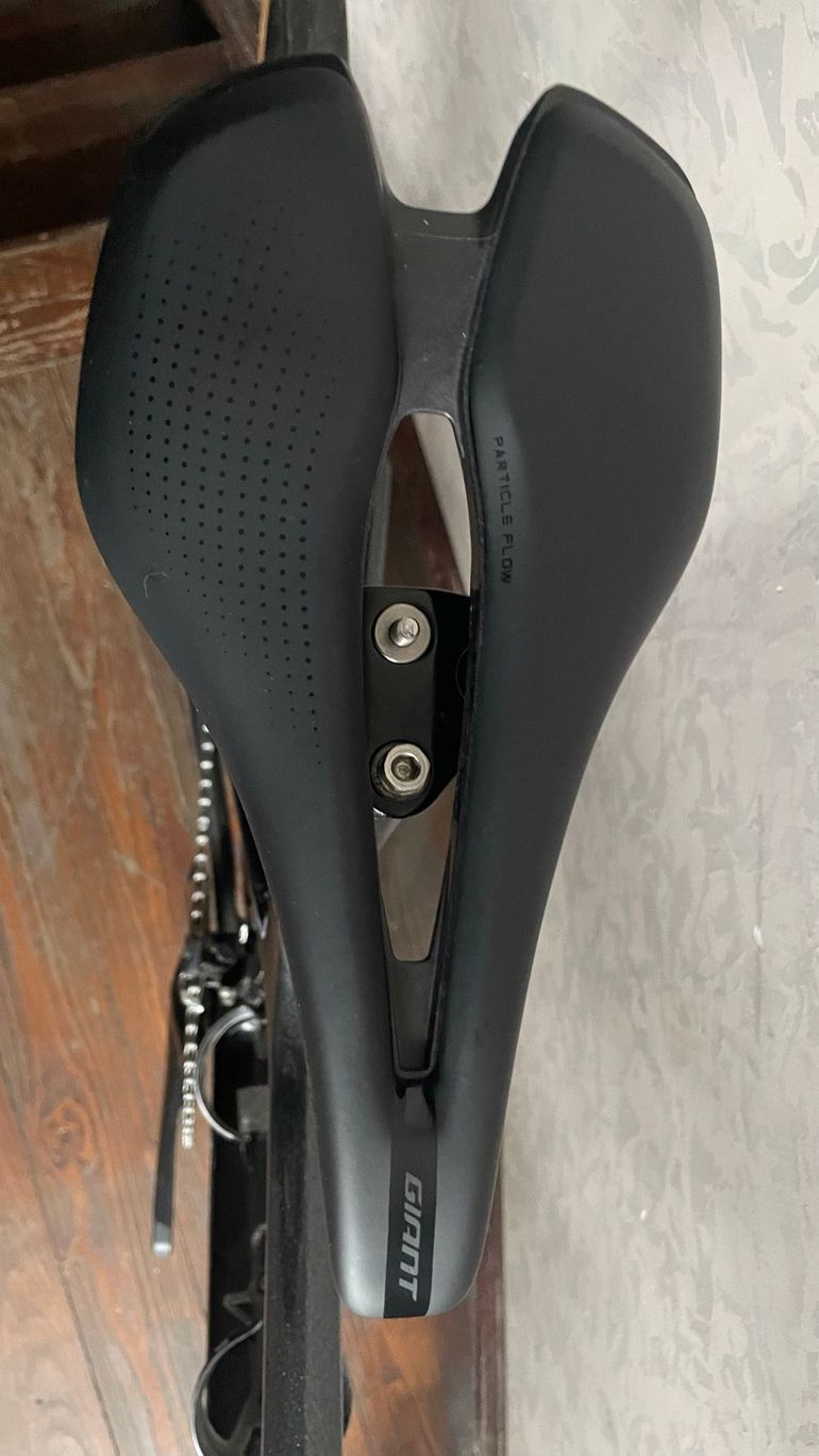 Used Giant TCR Advanced Pro Disc 1 2022 2022 Road & Gravel, Black — image 7 of 18