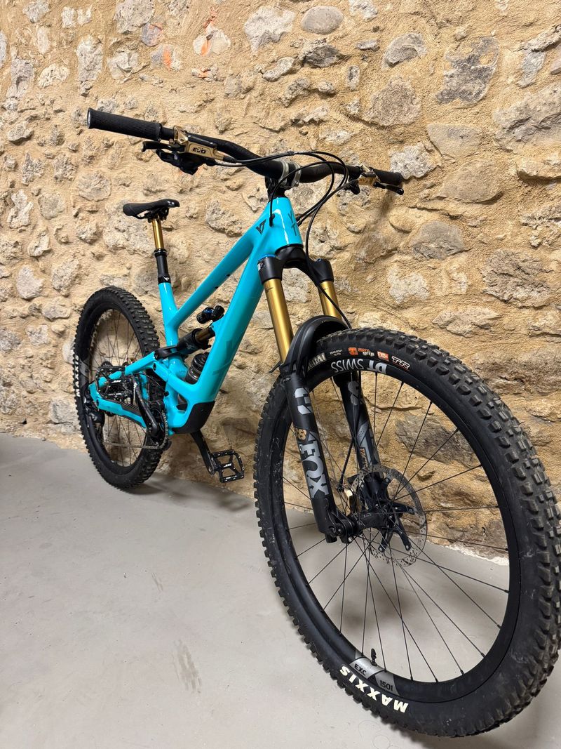 Used YT Industries Capra CORE 4 29 2022 2022 Mountainbike, Blue, 29 — image 1 of 7