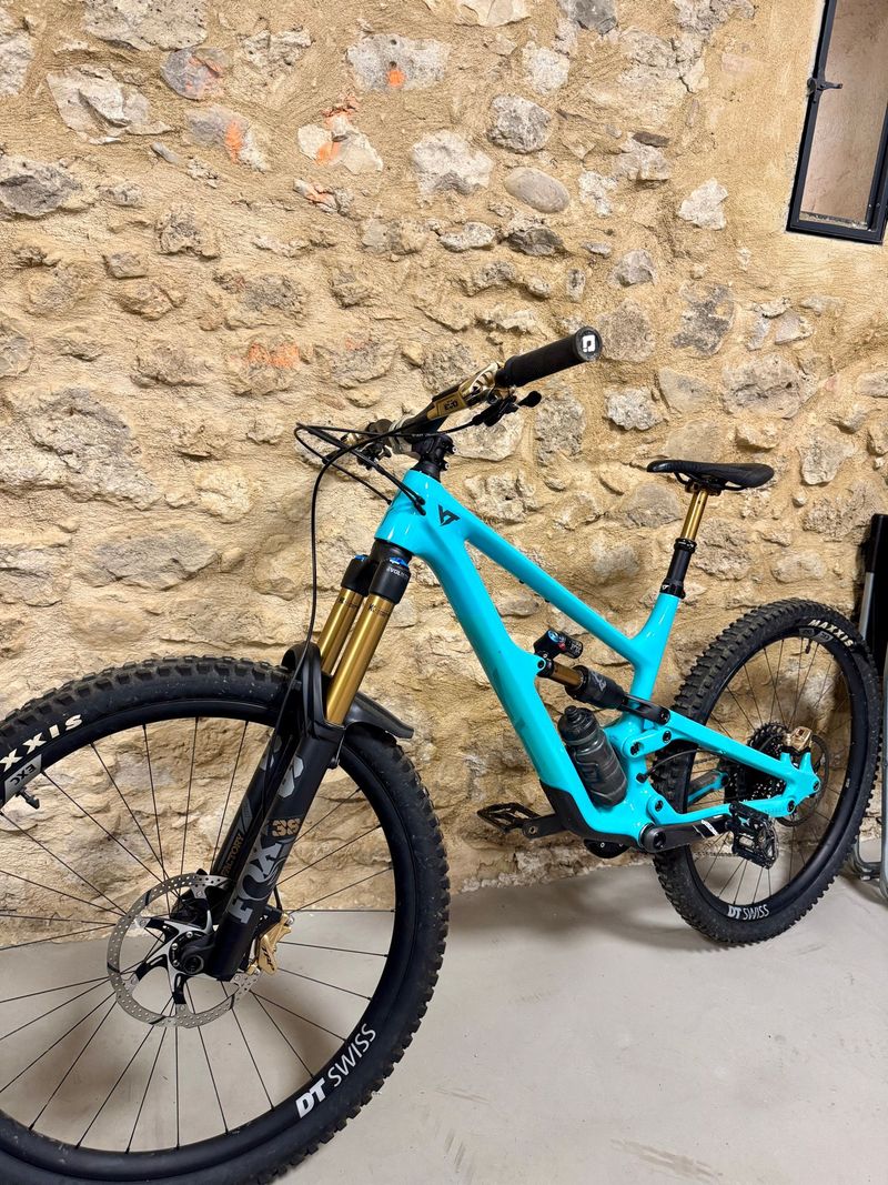 Used YT Industries Capra CORE 4 29 2022 2022 Mountainbike, Blue, 29 — image 2 of 7