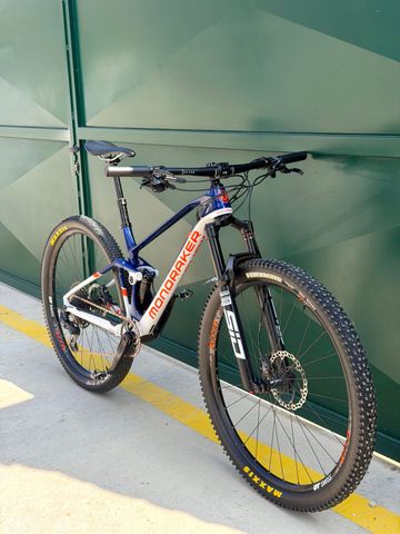 Mondraker F-PODIUM CARBON 2023 2023 Mountainbike usato, Blu — immagine 4 di 15