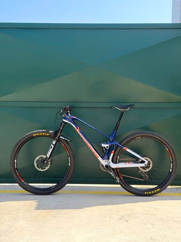 Mondraker F-PODIUM CARBON 2023 2023 Mountainbike usato, Blu — immagine 9 di 15