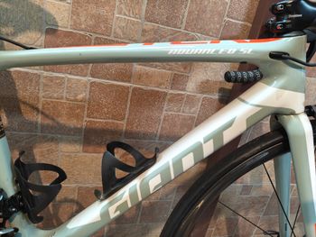 Used Giant TCR Advanced SL 0 - RED 2018 2018 Road & Gravel, White — image 2 of 8