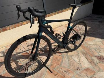 Used BMC Roadmachine AMP ONE 2022 2022 Road & Gravel, Light Gray — image 1 of 12