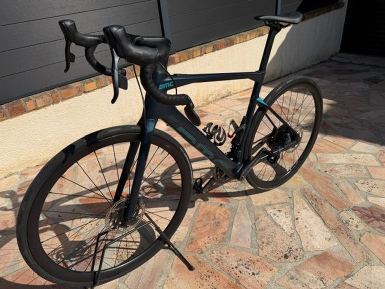 Used BMC Roadmachine AMP ONE 2022 2022 Road & Gravel, Light Gray — image 1 of 12