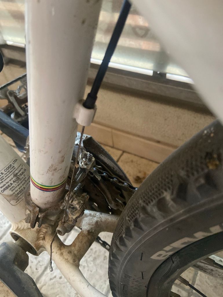 Used Orbea Alma Shimano Deore 2014 Mountainbike, White — image 9 of 11