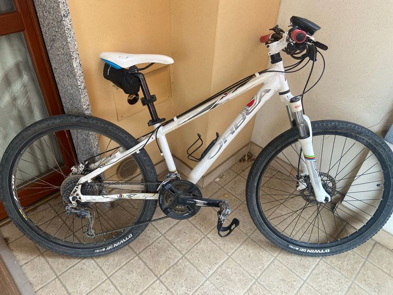 Used Orbea Alma Shimano Deore 2014 Mountainbike, White — image 1 of 11
