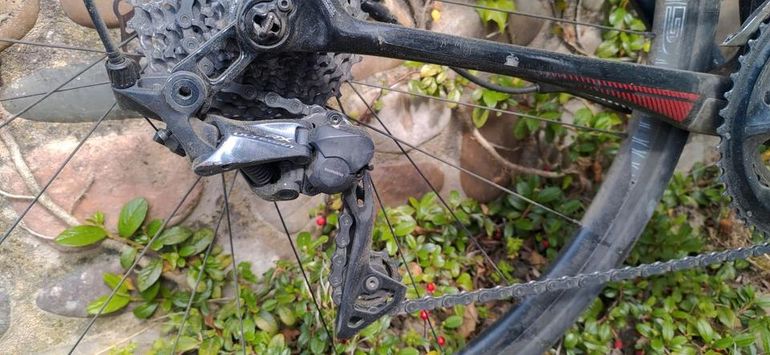 Used Focus Focus Izalco Race Ultegra Disc 2018 2018 Road & Gravel, Black — image 9 of 10