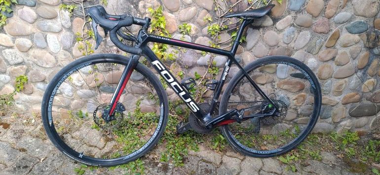 Used Focus Focus Izalco Race Ultegra Disc 2018 2018 Road & Gravel, Black — image 1 of 10