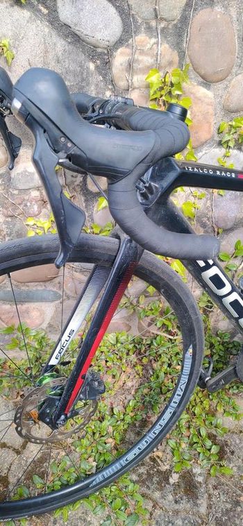Used Focus Focus Izalco Race Ultegra Disc 2018 2018 Road & Gravel, Black — image 8 of 10