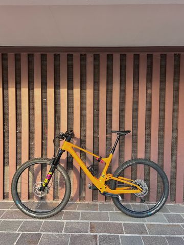 Used Scott Spark 930 2023 2023 Mountainbike, Orange, 29 — image 2 of 10