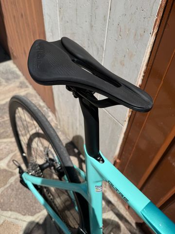 Brugt Bianchi Oltre Race 105 2025 2025 Road & Gravel — billede 6 af 9