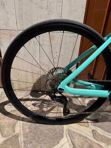 Brugt Bianchi Oltre Race 105 2025 2025 Road & Gravel — billede 2 af 9
