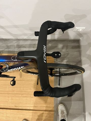 Used Specialized Tarmac Shimano Dura Ace Di2 2024 Road & Gravel, Blue — image 9 of 11