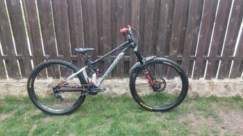 Mondraker, Summum SRAM X01 DH