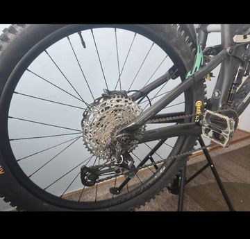 Used Trek Remedy Shimano Deore XT 2024 Mountainbike, Black — image 8 of 9