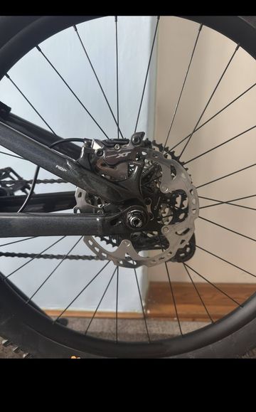 Used Trek Remedy Shimano Deore XT 2024 Mountainbike, Black — image 3 of 9
