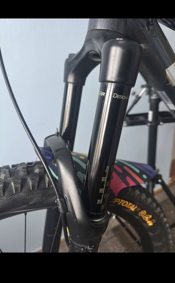 Used Trek Remedy Shimano Deore XT 2024 Mountainbike, Black — image 9 of 9