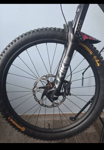 Used Trek Remedy Shimano Deore XT 2024 Mountainbike, Black — image 4 of 9