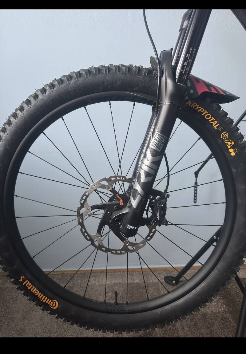 Used Trek Remedy Shimano Deore XT 2024 Mountainbike, Black — image 4 of 9