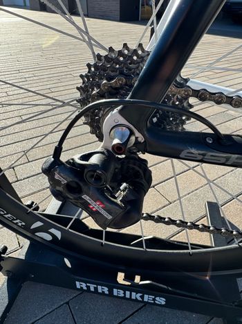 Used Pinarello Dogma Shimano Dura Ace 2015 Road & Gravel, Black — image 7 of 9