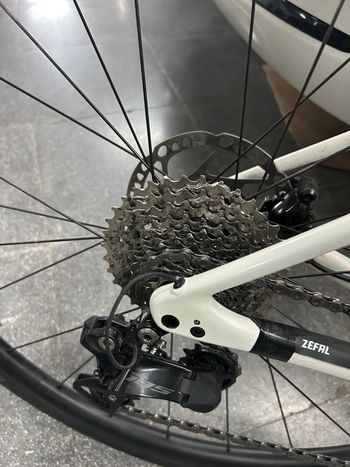 Used Specialized Roubaix SL8 Comp - Shimano 105 Di2 2025 2025 Road & Gravel, White — image 11 of 17